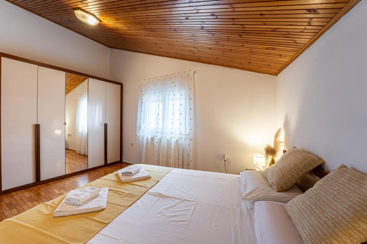 Apartmani Mirela Banjole Bagian luar foto