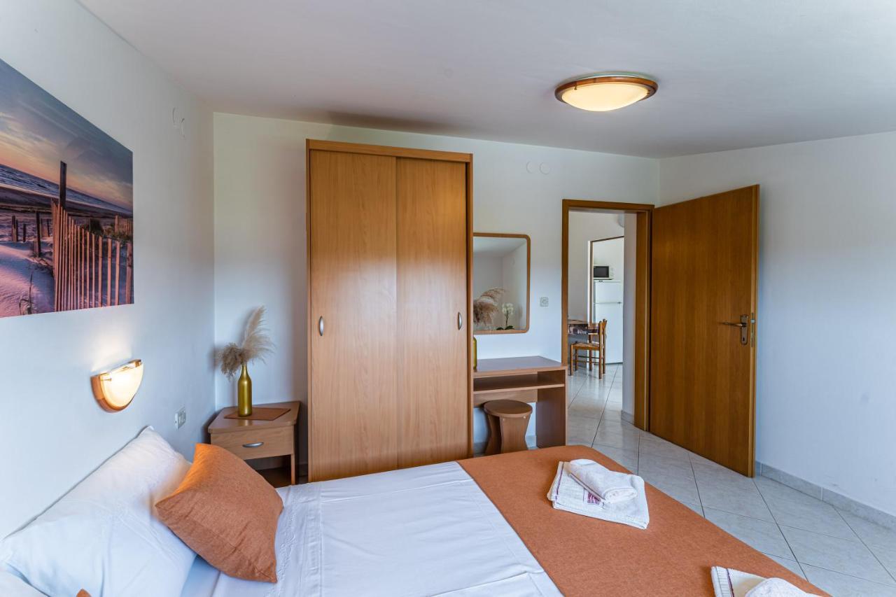 Apartmani Mirela Banjole Bagian luar foto