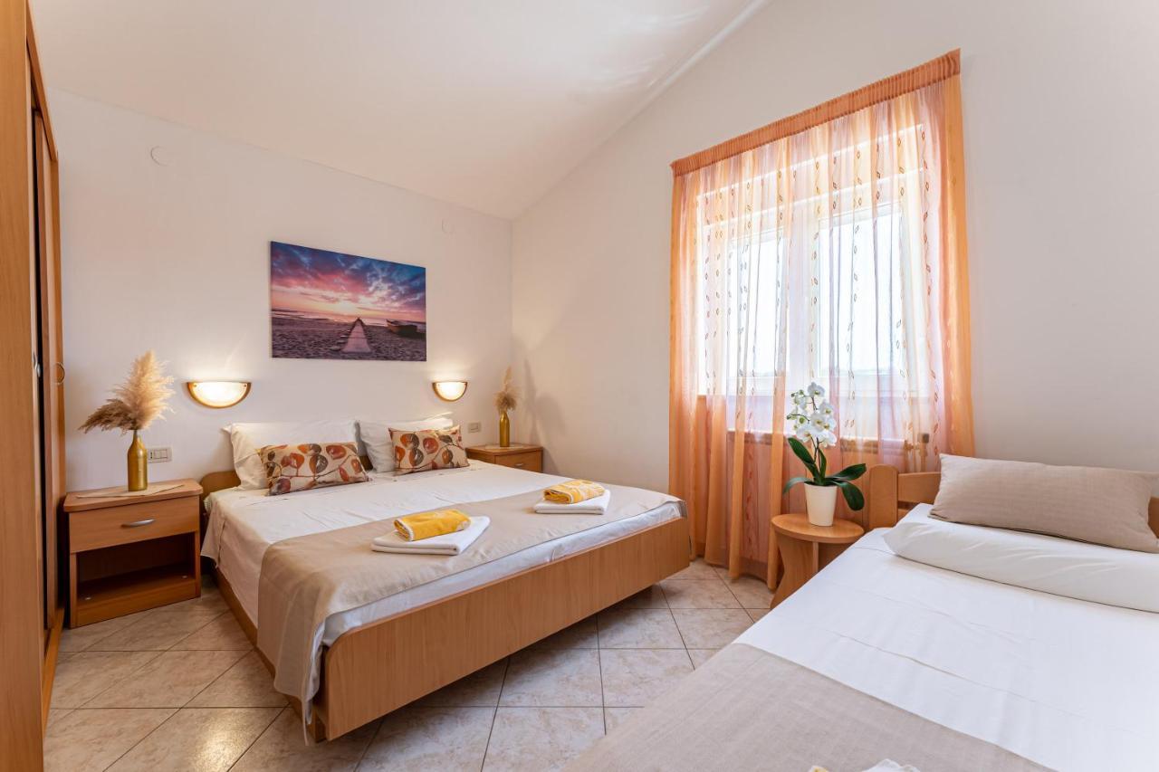 Apartmani Mirela Banjole Bagian luar foto
