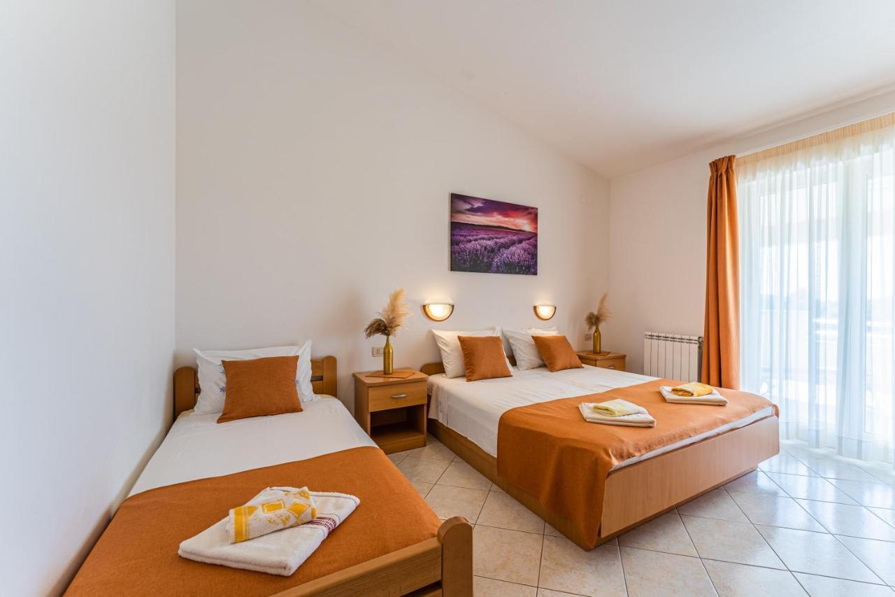 Apartmani Mirela Banjole Bagian luar foto