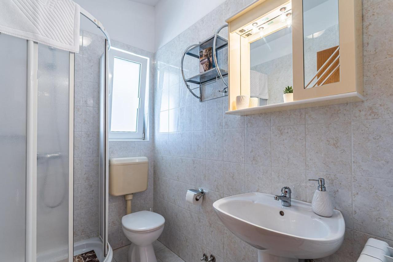Apartmani Mirela Banjole Bagian luar foto