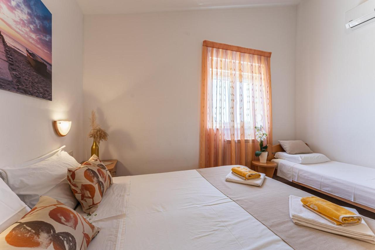 Apartmani Mirela Banjole Bagian luar foto