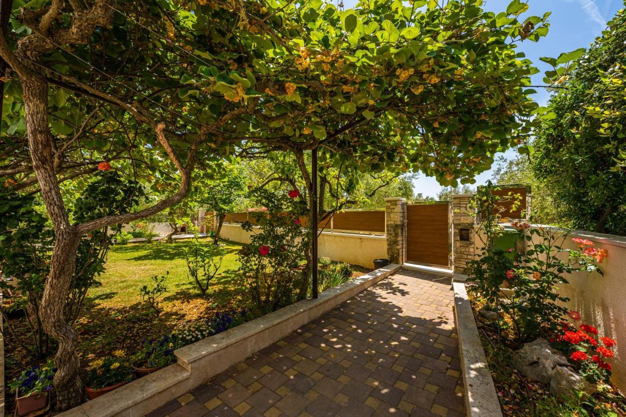 Apartmani Mirela Banjole Bagian luar foto